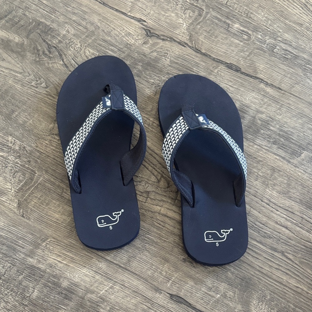 Vineyard Vines Navy and White Kids Flip Flops